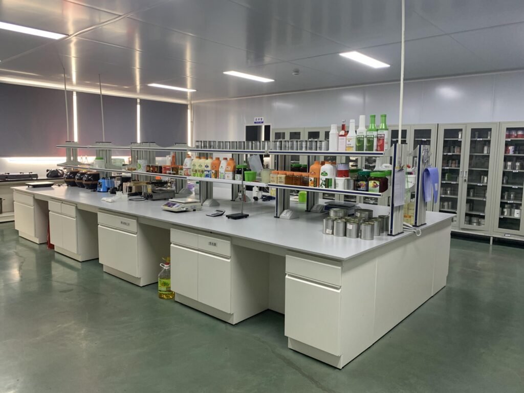 Many milk tea ingredients are waiting in the laboratory for experimentation